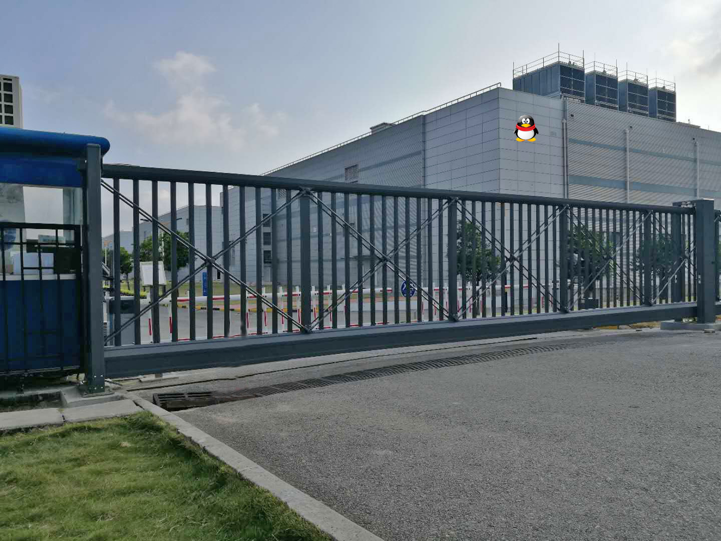 騰訊QQ直線平移門(mén)案例  Zoje-Y908