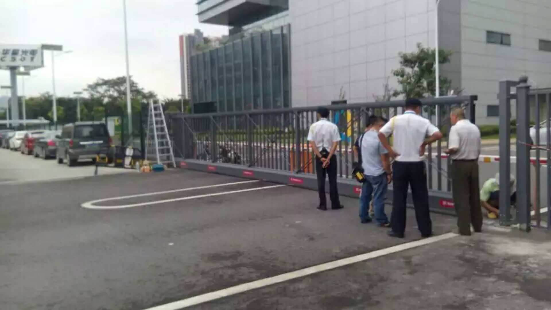 深圳華星光電直線平移門(mén)案例  Zoje-Y908